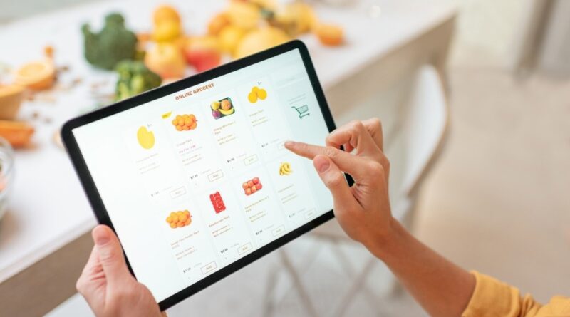 Study: Disclosure of mandatory and voluntary nutrition information to major online food retailers in the USA. Image credit: RossHelen/Shutterstock.com