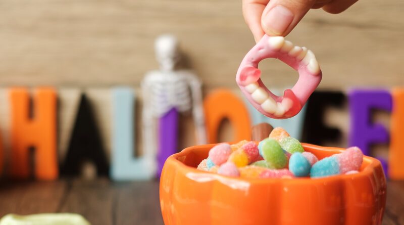 The 10 Best-Tasting "Healthy" Halloween Candies, Posted by a Nutritionist